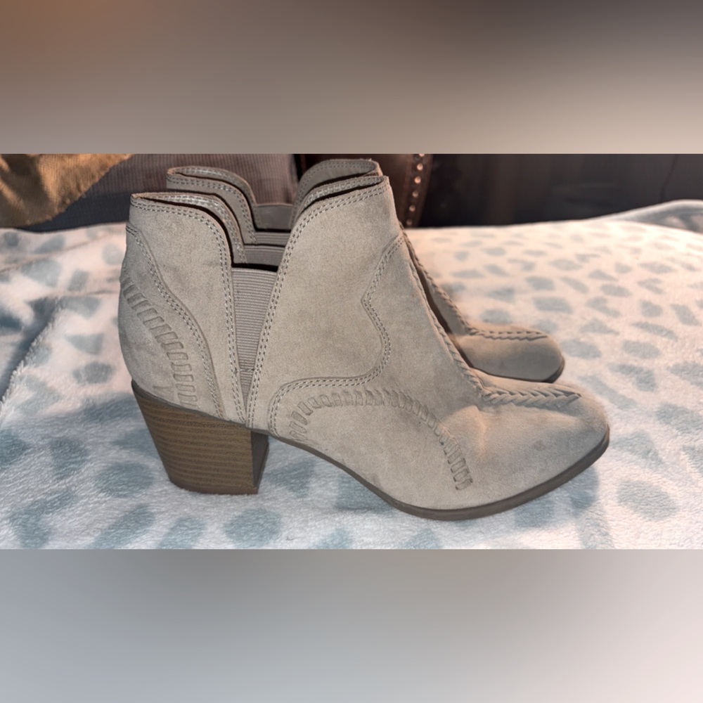 Stylish Beige Boots
